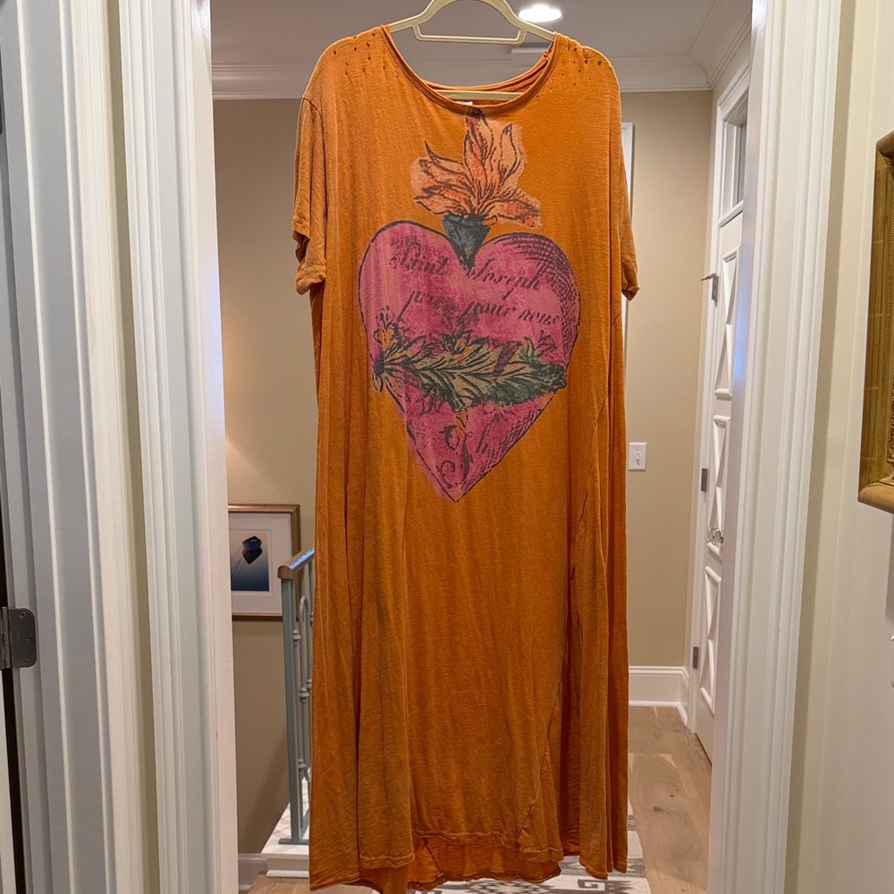 Magnolia Pearl Orange Graphic Heart Maxi tee shirt Dress